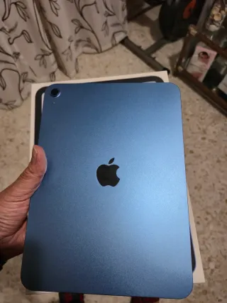 iPad (A16) Wi-Fi 128GB Azul con  pencil y teclado