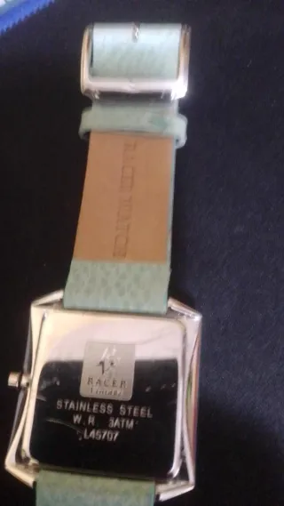 Reloj Racer Mujer Dorado y Verde. Acero, 3atm.