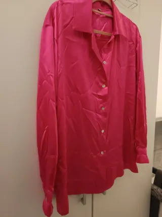 Camisa fucsia de satén