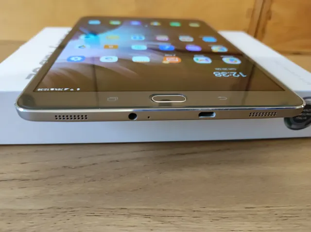 Samsung Galaxy Tab S2 8" LTE (SM-T715)