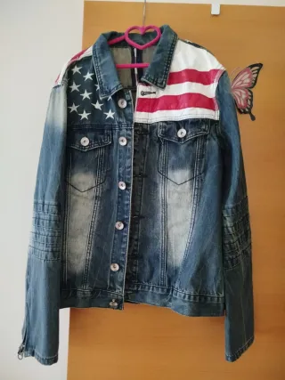 Cazadora vaquera con diseño bandera USA