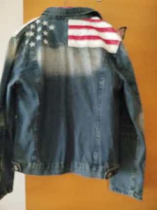 Cazadora vaquera con diseño bandera USA