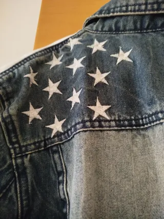 Cazadora vaquera con diseño bandera USA