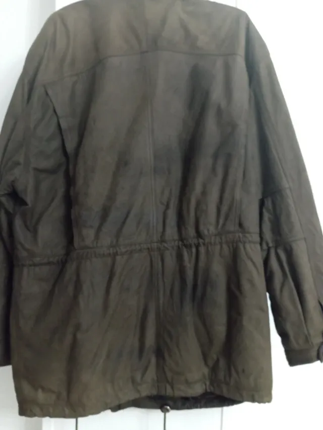 Chaqueta de piel marrón