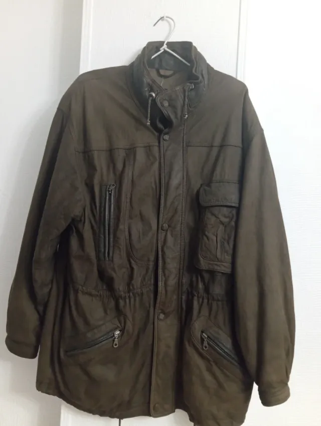 Chaqueta de piel marrón