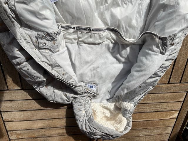 Anorak GAP niña gris estrellas T 12-14