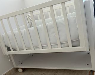 Cuna bebé blanca completo con protector y colchón