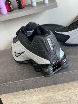 Nike Shox R4 Negro/Blanco
