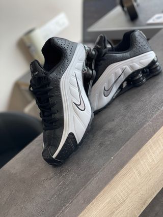 Nike Shox R4 Negro/Blanco