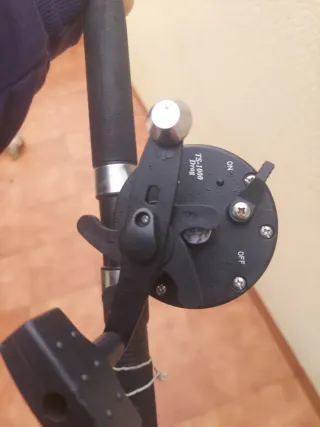 Caña de curricán con carrete