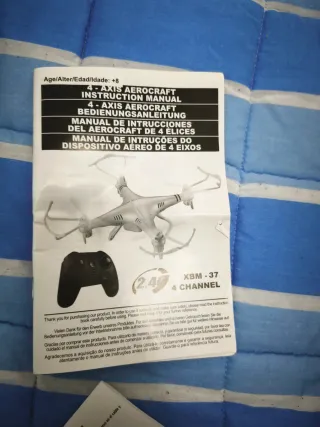 Dron 4 hélices con mando