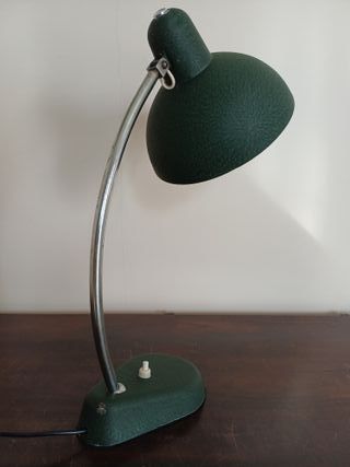 Lampada da scrivania verde modello Ministero