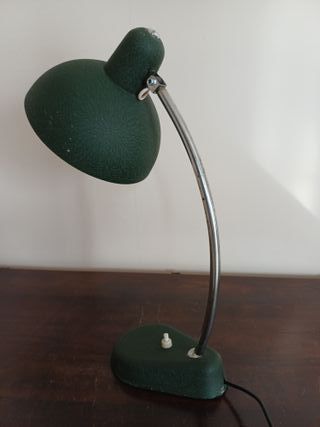 Lampada da scrivania verde modello Ministero