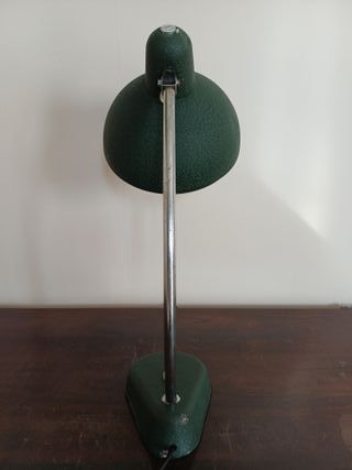Lampada da scrivania verde modello Ministero