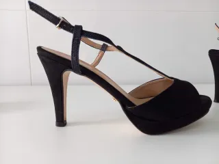 Sandalias Sissei Negras Tira Tobillo