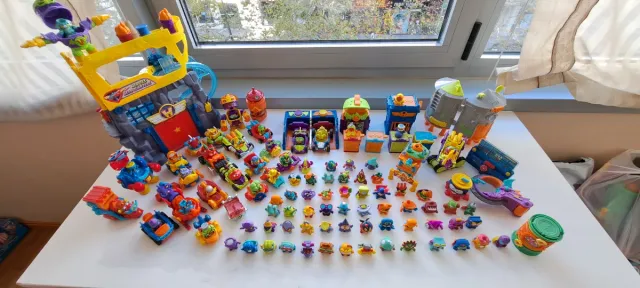 Lote Juguetes Superthings superzings con Guarida y