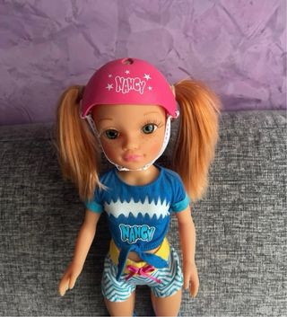 Muñeca Nancy con Hoverboard