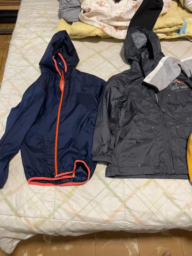 Lote 4 sudadera niño talla 4. 5 años
