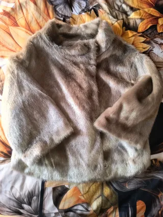 Giacca in eco pelliccia beige/marrone