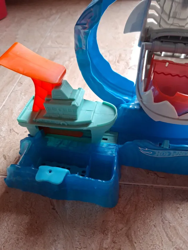 Hot Wheels City Tiburón Robótico