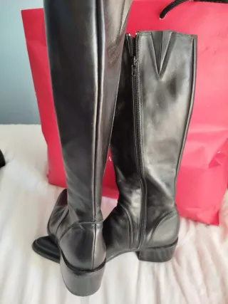 Botas altas de piel de marca