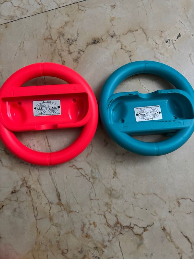 Accessori Nintendo Switch: Volanti e Grip