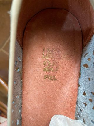 Zapatos piel con tacon para señora. Talla 35