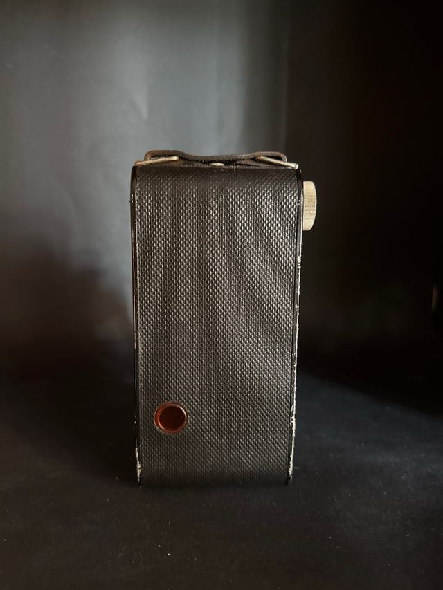 Cámara Vintage Lumière Negra y Plateada