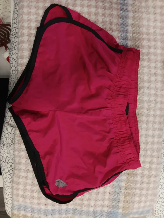 Pantalón Corto Deportivo Rosa y Negro