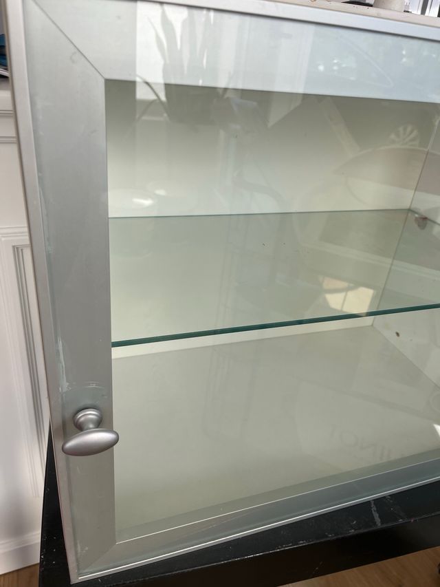 Vitrina expositora cristal y metal