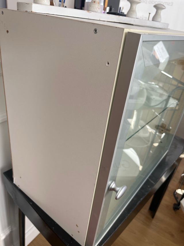 Vitrina expositora cristal y metal