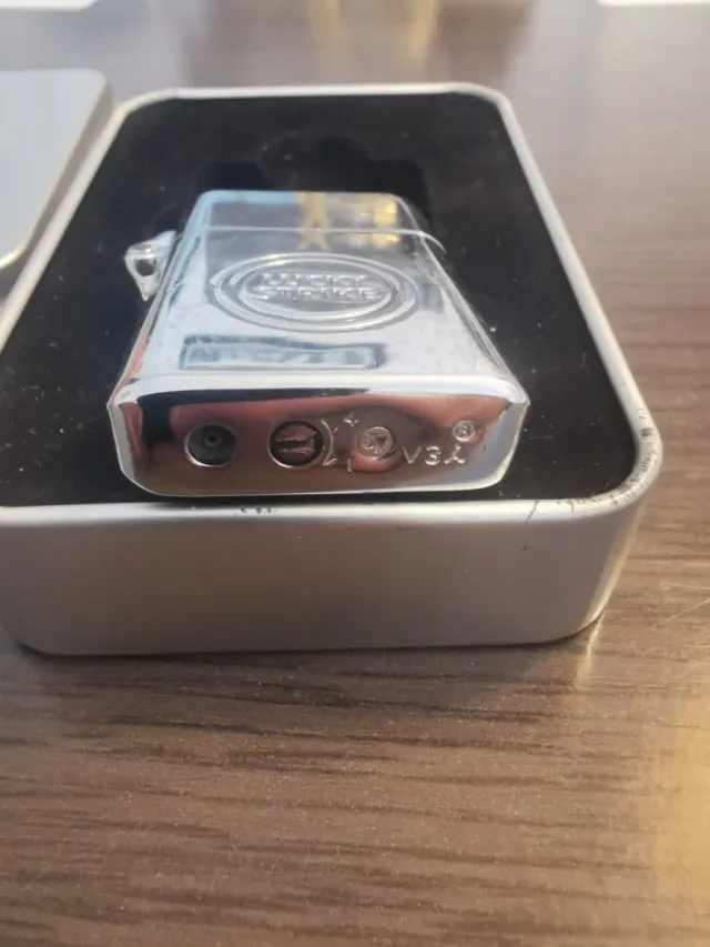 Mechero Lucky Strike tipo Zippo