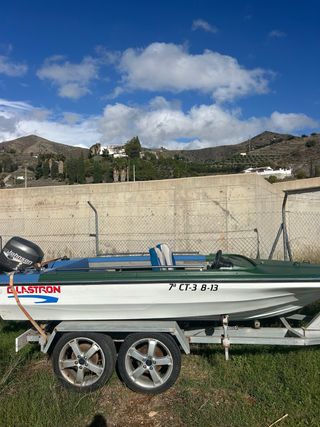 Lancha Glastron + Motor Johnson 35CV + Remolque