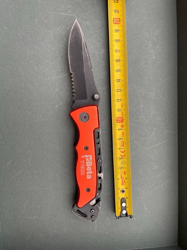 Coltello Beta 1778SOS rosso