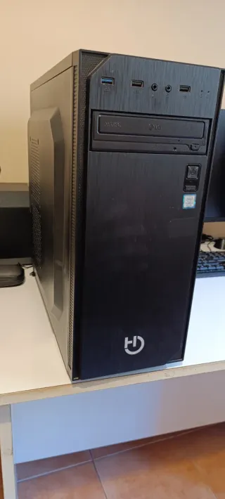 PC Sobremesa Negro/Plata