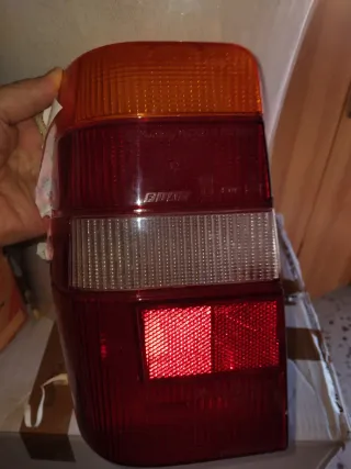 Parafanparaluce fari auto