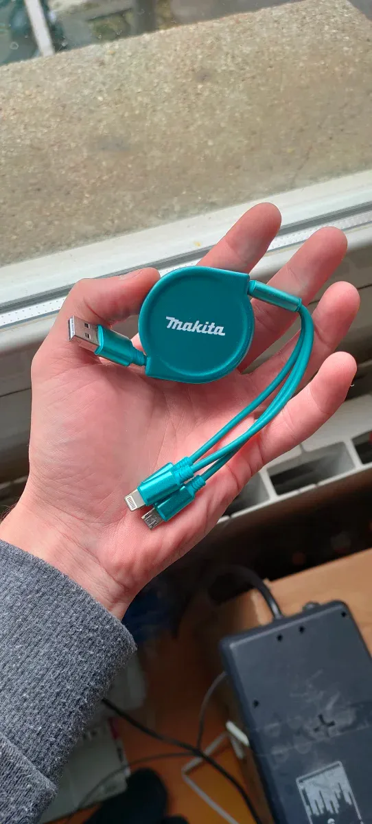 Cable Cargador Makita Retráctil USB Múltiple
