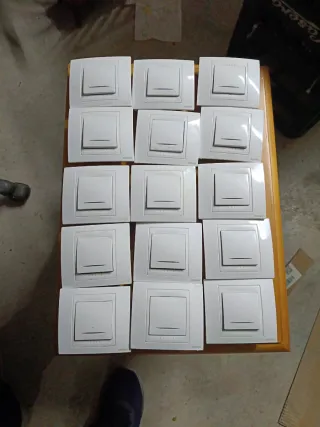 Interruptores de Luz Blancos (Pack 15)