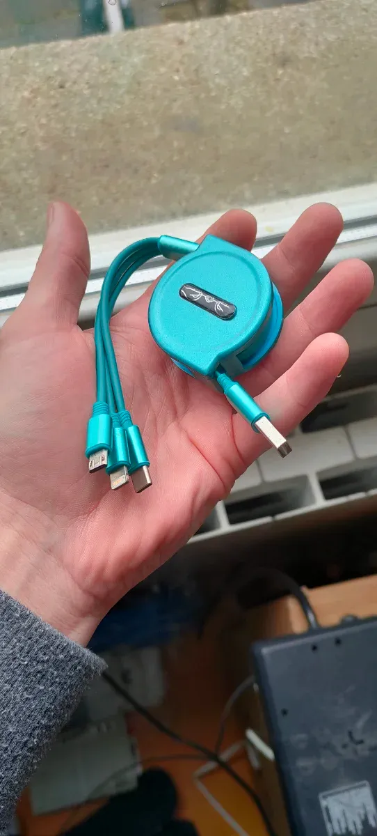 Cable Cargador Makita Retráctil USB Múltiple
