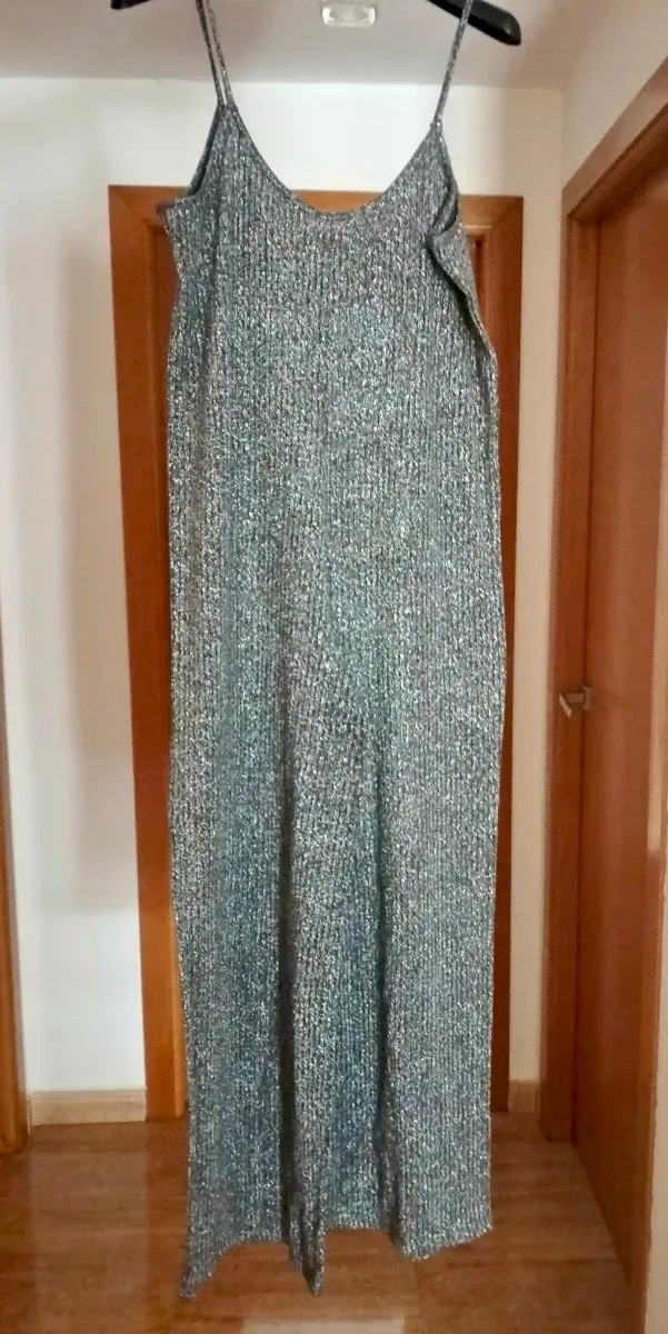 Mono largo plateado con brillos