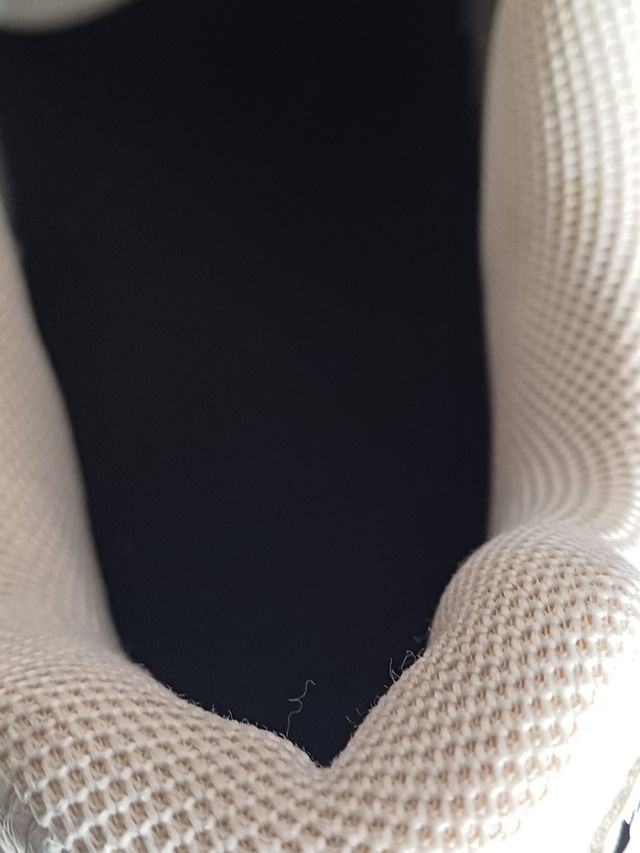 Zapatillas plataforma Hello Kitty Bershka Talla 36