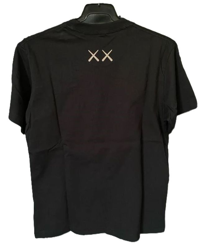 Camiseta Kaws x Uniqlo Talla S Nueva