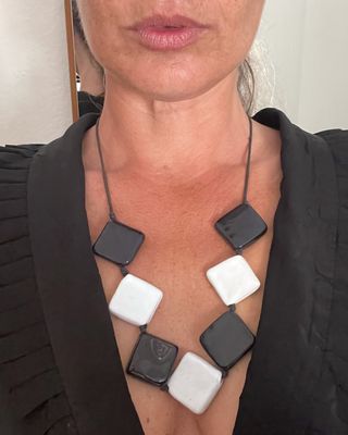 Collana ceramica artigianale bianca e nera