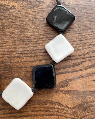 Collana ceramica artigianale bianca e nera