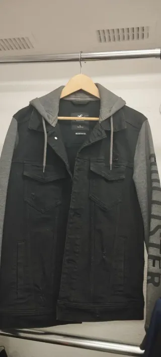 Chaqueta Hollister Negra y Gris con Capucha
