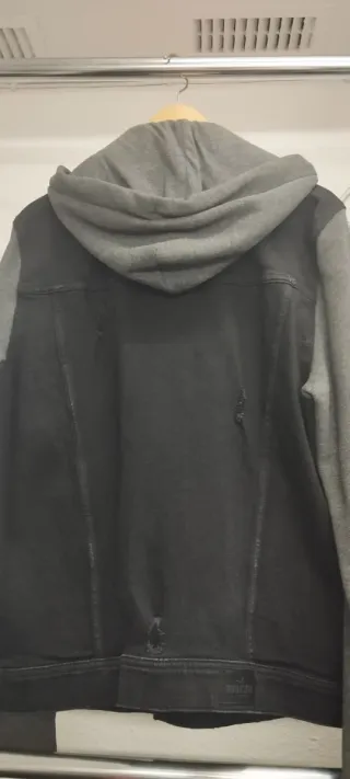 Chaqueta Hollister Negra y Gris con Capucha
