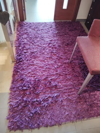 Tappeto in pelo lungo viola