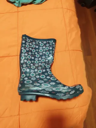 Botas de agua niña flores