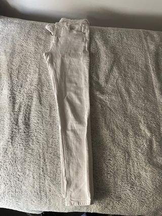 Pantalones vaqueros niña