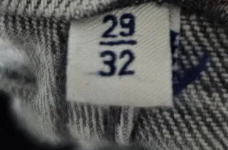 Pantalón vaquero ONLY gris desgastado